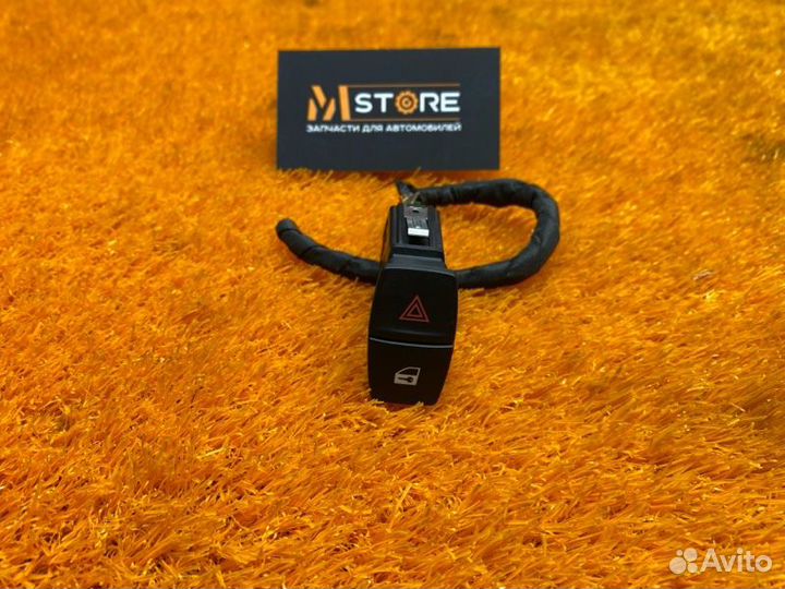 Кнопка аварийной сигнализации Bmw 3-Series F30