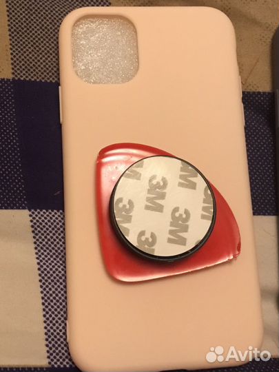 Чехлы на iPhone 11