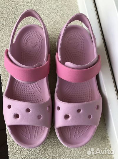 Сандалии crocs j2