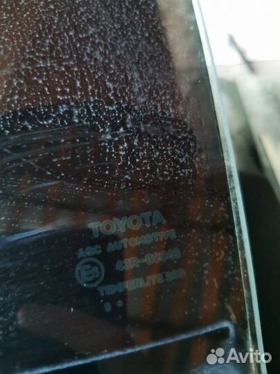 Стекло двери заднее левое Toyota Camry 40