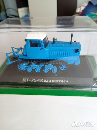 Модель трактора