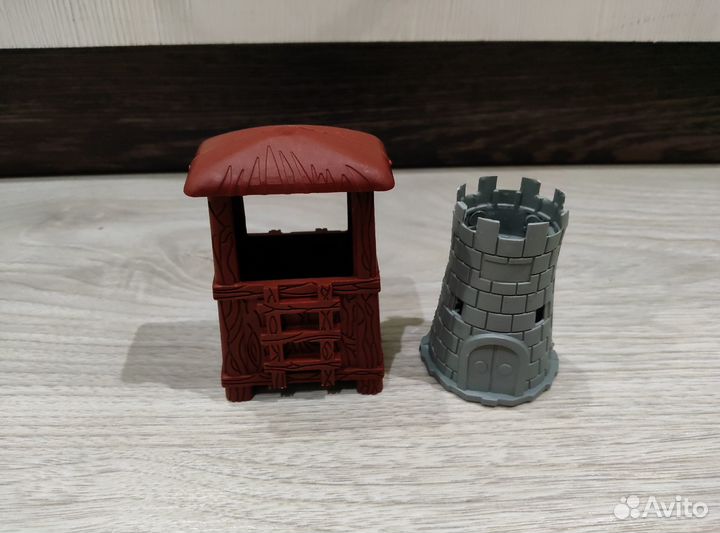 Пластиковые игрушки, военная техника