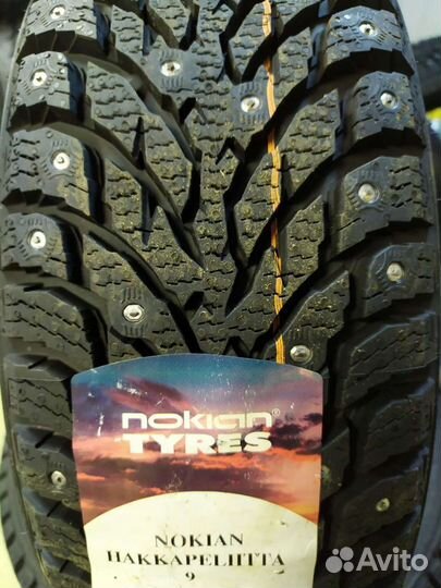 Nokian Tyres Hakkapeliitta 9 215/55 R17