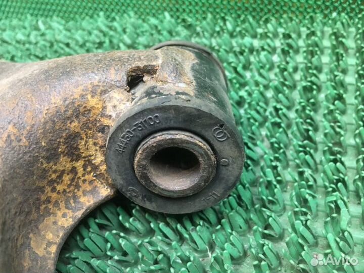 Рычаг подвески передний левый Nissan Almera