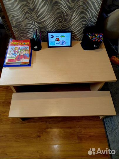 Детский стол парта
