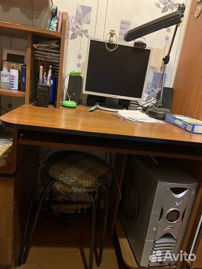 Компьютерный стол