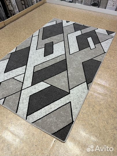 Бюджетный ковер новый