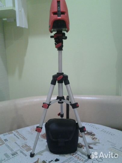 Лазерный уровень нивелир