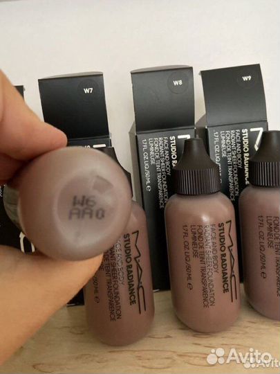 Mac studio radiance face and body тональный