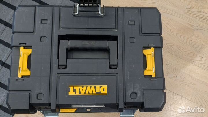 Ящик для инструмента dewalt tstack