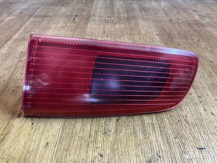 Фонарь задний правый(в крышку багажника) Мазда 2(1