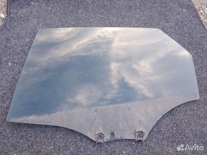 Стекло заднее левое Citroen C4 B7