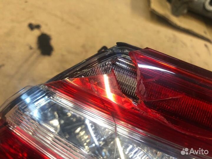 Фонарь правый Toyota Camry axva70 - 20017-2022