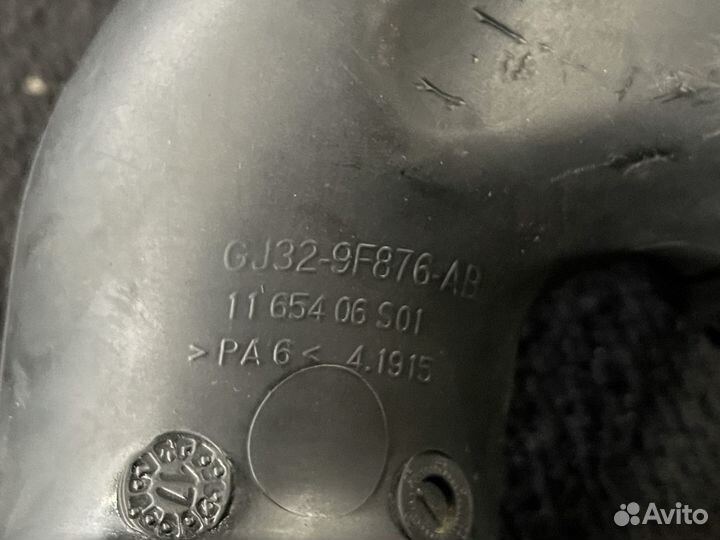 Патрубок воздушного фильтра LR072119 RR Evoque