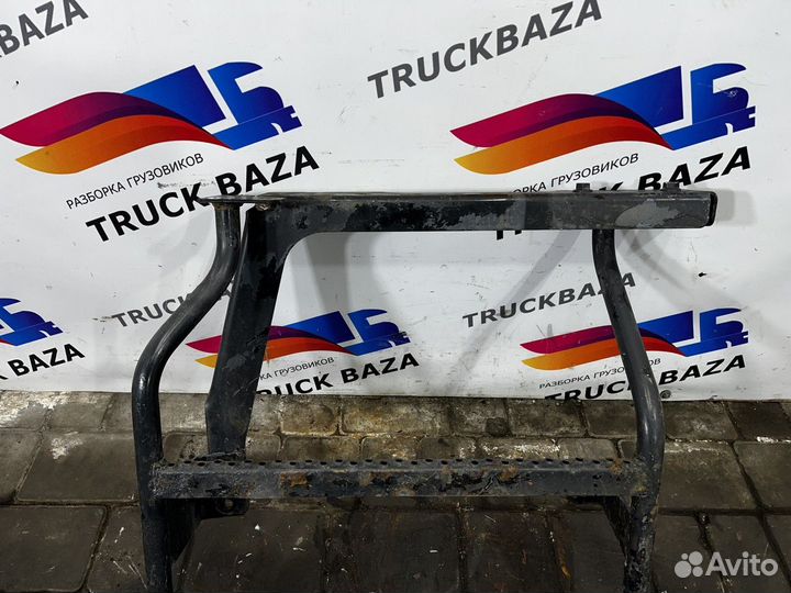 1689813 Подножка за кабиной Daf XF105