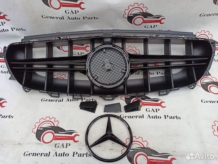 Mercedes W213 AMG 6.3 решетка полностью чёрная