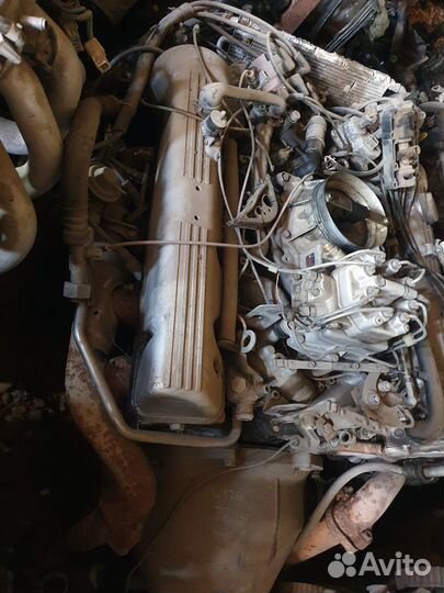 Mercedes двигатель 380 SE V8 M 116.963 W126