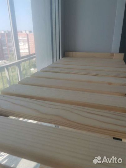 Стеллаж на окно для цветов, рассады и кошек