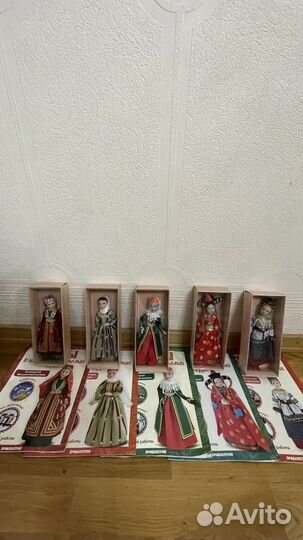 Коллекционные куклы в национальных костюмах