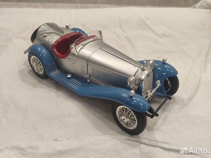 Модель Alfa Romeo 8c 2300 1:18 bburago