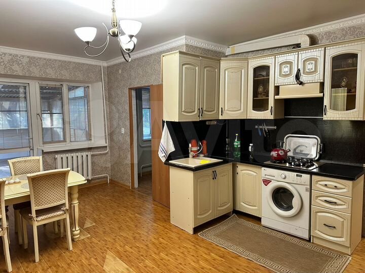 2-к. квартира, 60 м², 2/3 эт.