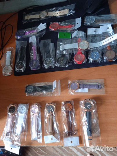 Часы женские новые разные