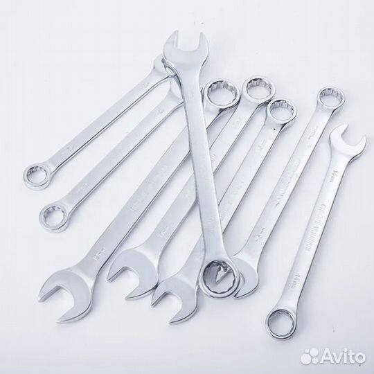 Набор инструментов в чемодане