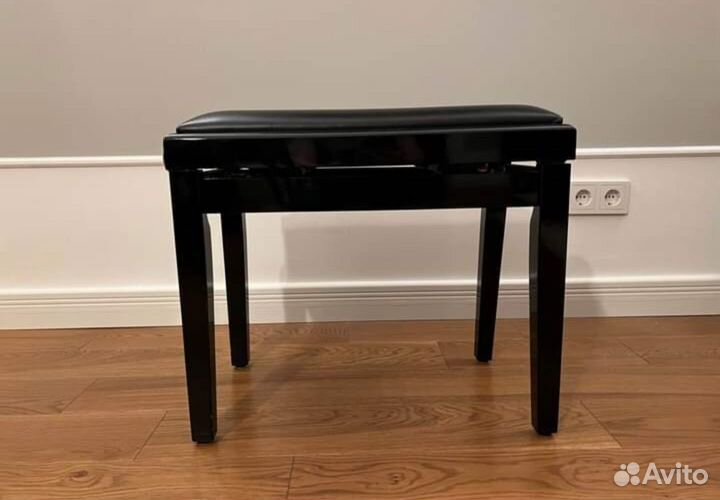 Банкетка для пианино