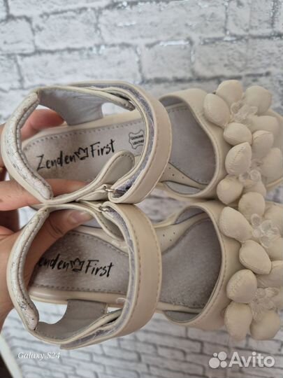 Сандалии для девочки 33 размер