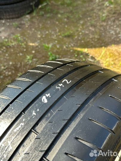 Michelin Pilot Sport 4 245/40 R18 97Y