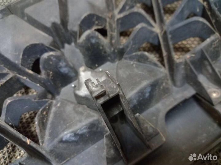 Решетка радиатора Mitsubishi Pajero Sport K96W