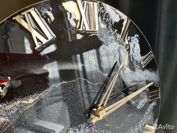 Часы настенные из эпоксидной смолы 35 см