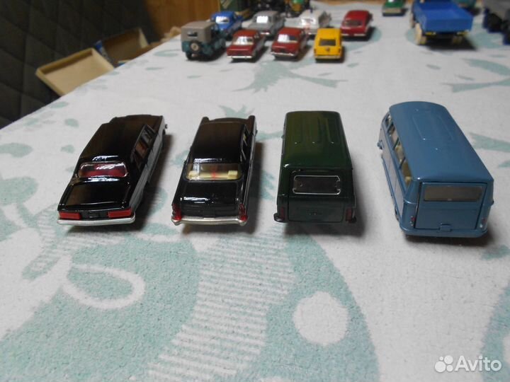 Модели авто СССР 1:43 Чайка с Мишкой Олимпийским