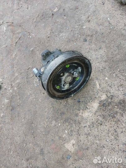 Насос гидроусилителя руля Mercedes-Benz Vito W638