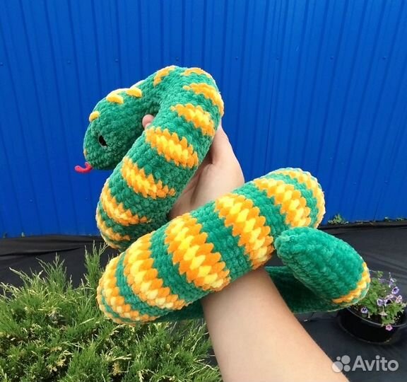 Плюшевая змея