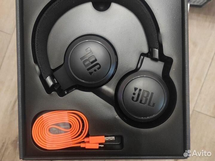 Наушники jbl live 400bt