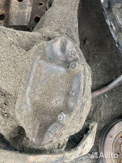 Передний мост Исузу trooper 87 год 2.3