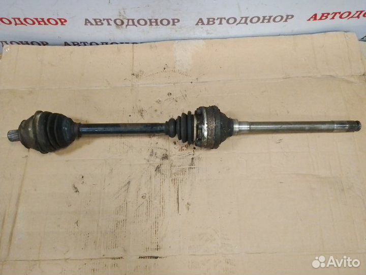 Полуось привод передний левый Mercedes-Benz Vito