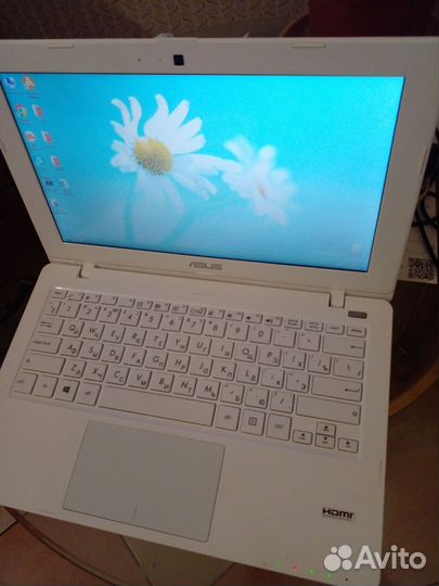 Нетбук asus x200m состояние нового 4гб