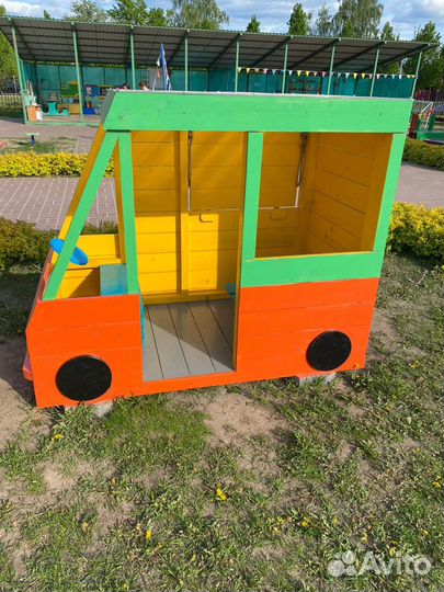 Детский уличный автобус