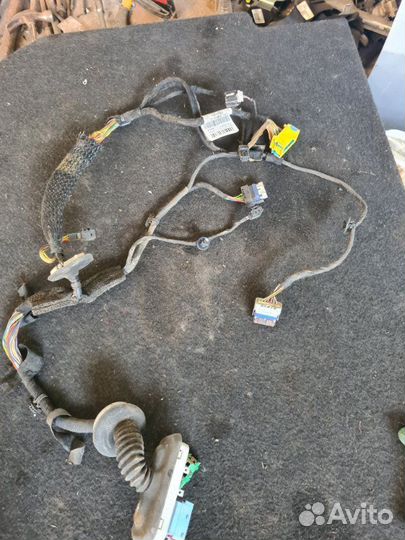 Проводка двери передняя Peugeot 308 хэтчбек 1.6