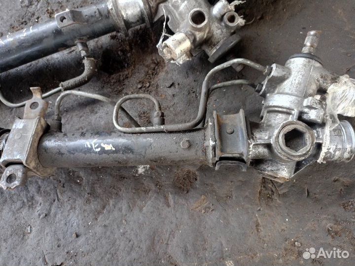 Рулевая рейка Toyota Corolla E80 83-87