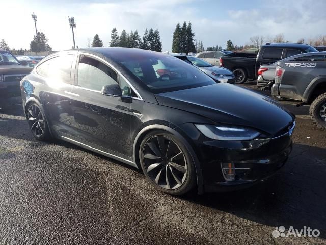 В разборе tesla model X 2016 год