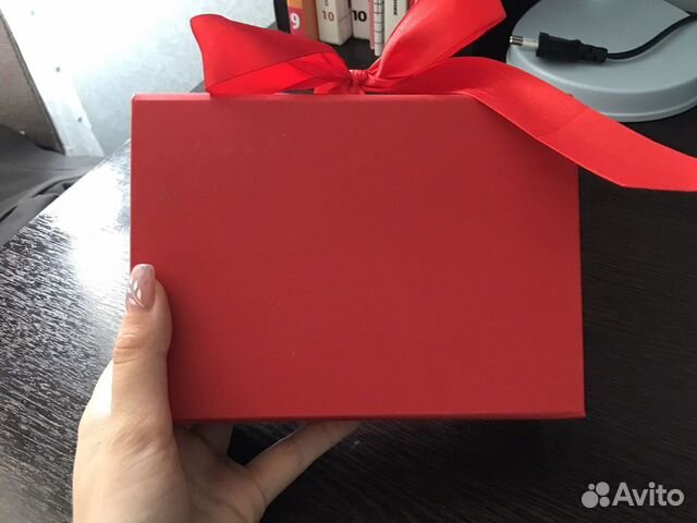 Коробка красная с лентой косметика luxvisage