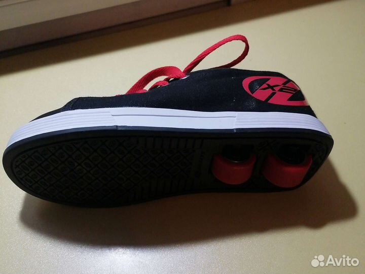 Роликовые кроссовки Heelys