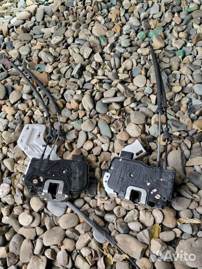 Hyundai Sonata YF 2012 замок задней двери