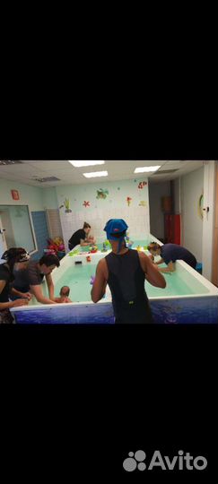 Грудничковое плавание в домашней ванне, в бассейне