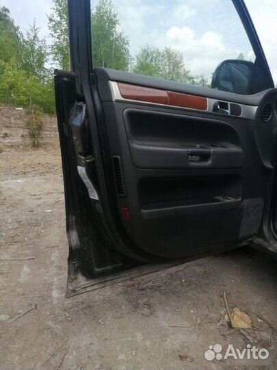 Дверь передняя правая Volkswagen Touareg