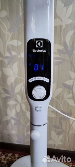 Вентилятор напольный Electrolux EFF-1000i