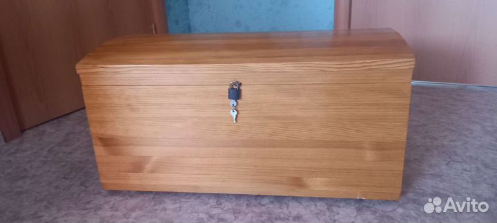 Сундук деревянный